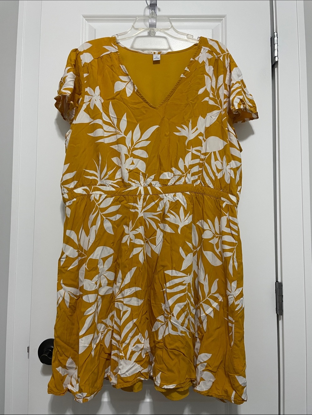 Women's Mustard Yellow Tropical Print V-Neck Mini Dress